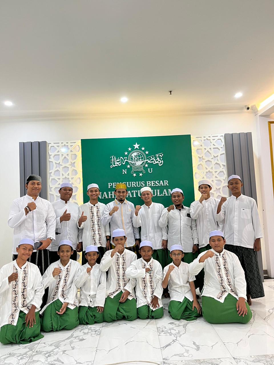 Miftahul Ulum Meniti Ilmu Menjaga Akhlak.